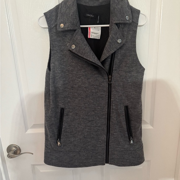 Love Tree Charcoal Zip-Up Vest - Picture 1 of 5